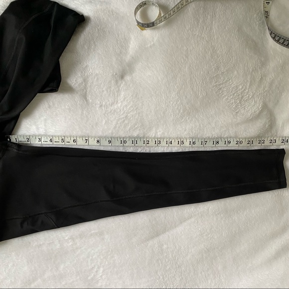 SOLD❌ Victoria’s Secret Essential Pocket Black Legging - Picture 9 of 10